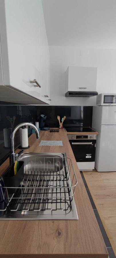 Appartement Le Petit Charcot Charleville-Mézières Exterior foto